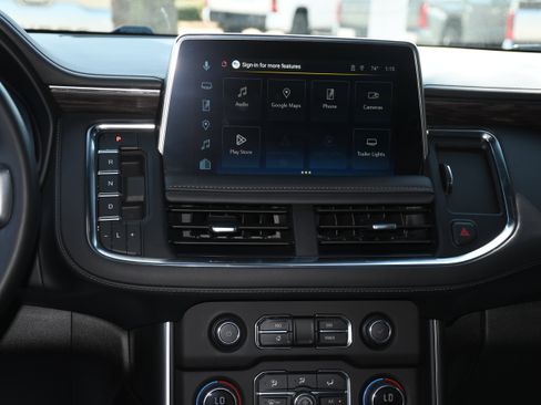 Used 2023 Chevrolet Tahoe Z71 w/ Luxury Package image 19