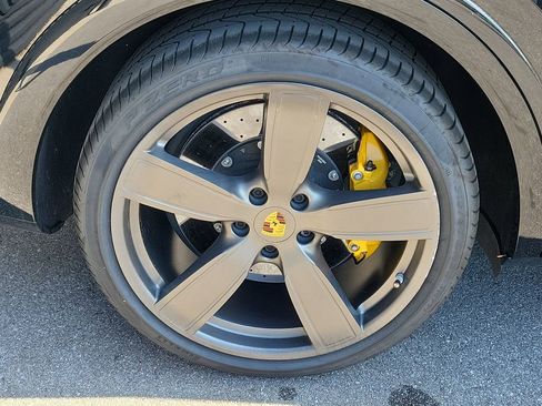 Certified 2021 Porsche Cayenne Turbo AWD/4WD image 14