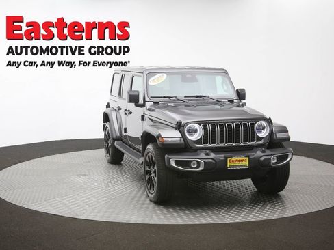 Used 2025 Jeep Wrangler Unlimited Sahara AWD/4WD image 47
