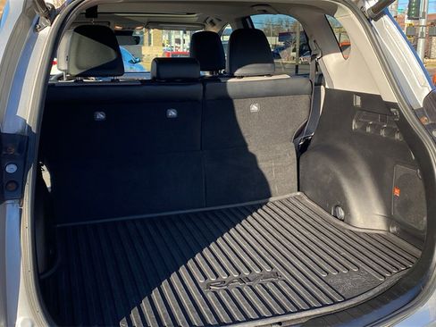 Used 2018 Toyota RAV4 Limited image 11