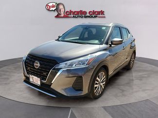 Used 2023 Nissan Kicks SV video 1
