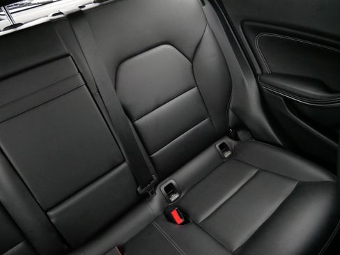 Used 2019 Mercedes-Benz GLA 250 GLA 250 image 14