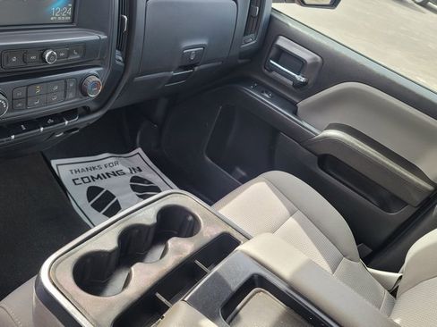 Used 2018 Chevrolet Silverado 1500 Custom w/ Custom Convenience Package AWD/4WD image 23