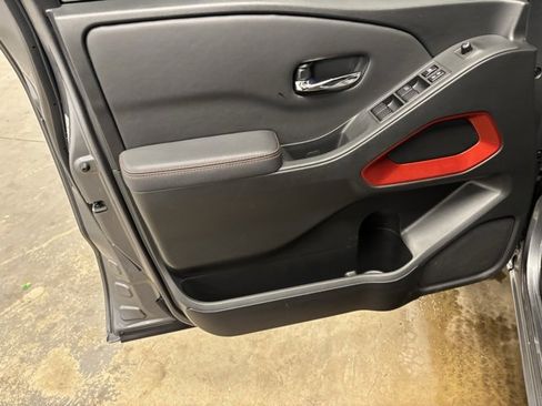 Used 2024 Nissan Frontier PRO-4X w/ Off-Road Protection Package image 18