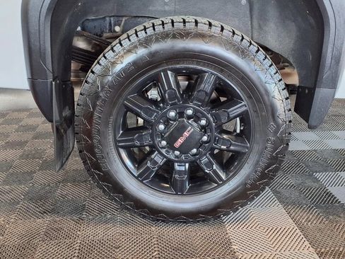 Used 2024 GMC Sierra 2500 AT4 w/ AT4 Premium Plus Package AWD/4WD image 8