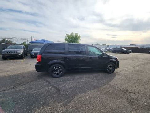 Used 2017 Dodge Grand Caravan GT FWD image 11