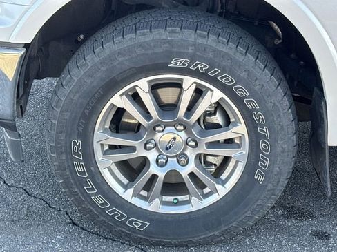 Used 2019 Ford F150 Lariat w/ Trailer Tow Package image 29