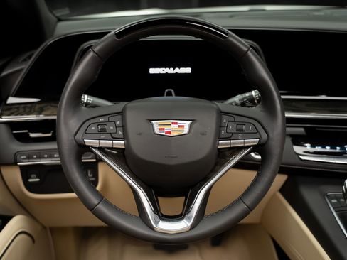 Used 2024 Cadillac Escalade Premium Luxury image 43