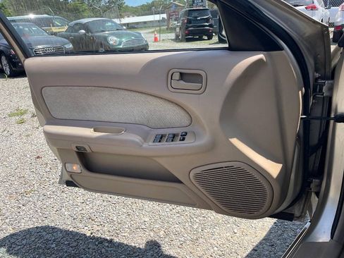 Used 1996 Nissan Maxima SE FWD image 22