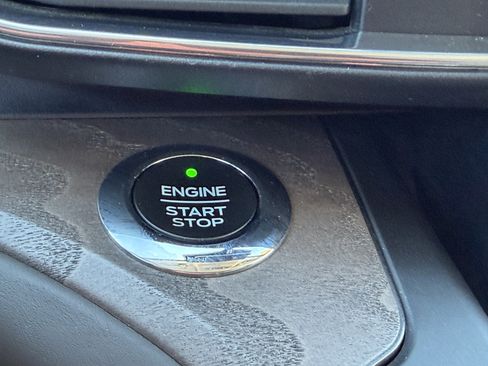 Used 2020 Ford Explorer Platinum w/ Premium Technology Package image 23