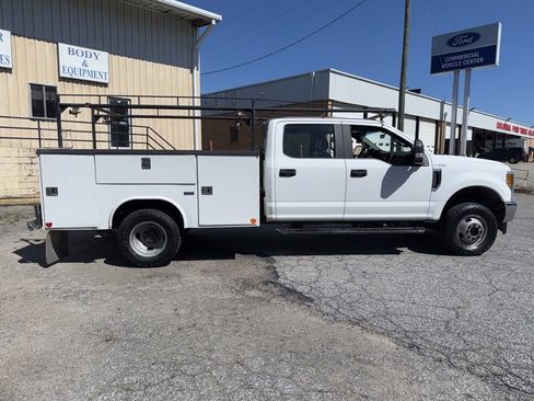 Used 2017 Ford F350 XL w/ Power Equipment Group AWD/4WD image 9