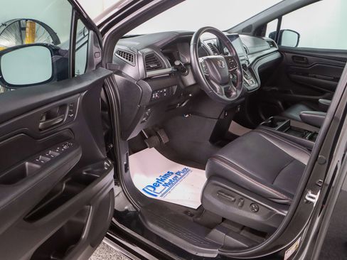 Used 2024 Honda Odyssey Sport image 3