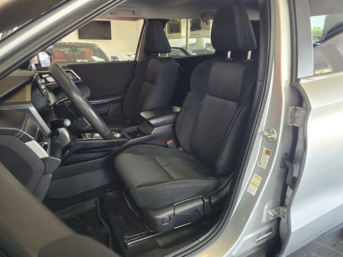Used 2024 Mitsubishi Outlander ES image 9