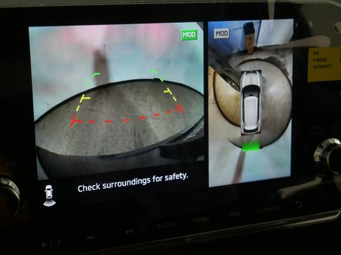 New 2025 Mitsubishi Outlander SE image 9