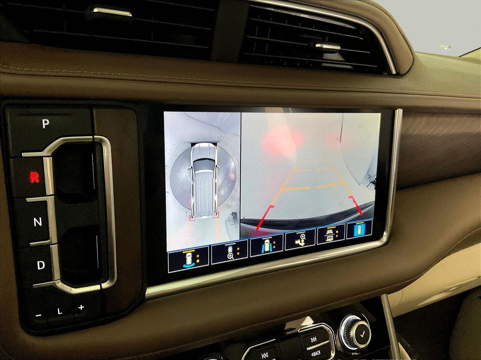 Used 2021 GMC Yukon Denali w/ Denali Ultimate Package AWD/4WD image 14