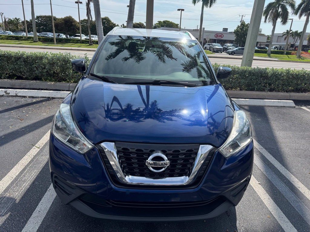 Used 2018 Nissan Kicks SV FWD image 2