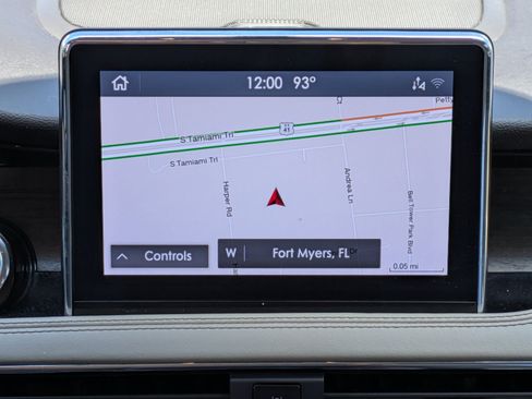 Used 2020 Lincoln Corsair Reserve w/ Elements Package FWD image 15