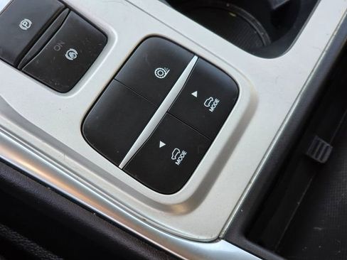 Used 2022 Ford Explorer XLT image 31