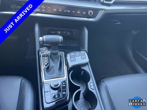 Used 2024 Kia Sportage EX FWD image 33