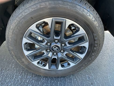 Used 2025 Toyota Tundra Limited image 23