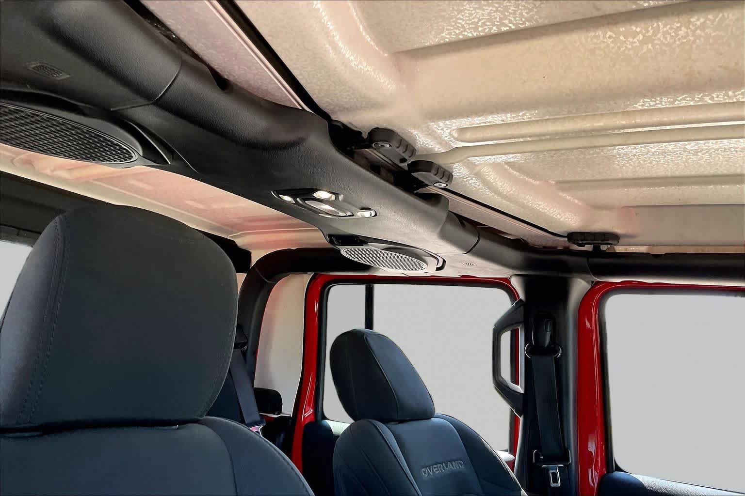 Used 2020 Jeep Gladiator Overland AWD/4WD image 14