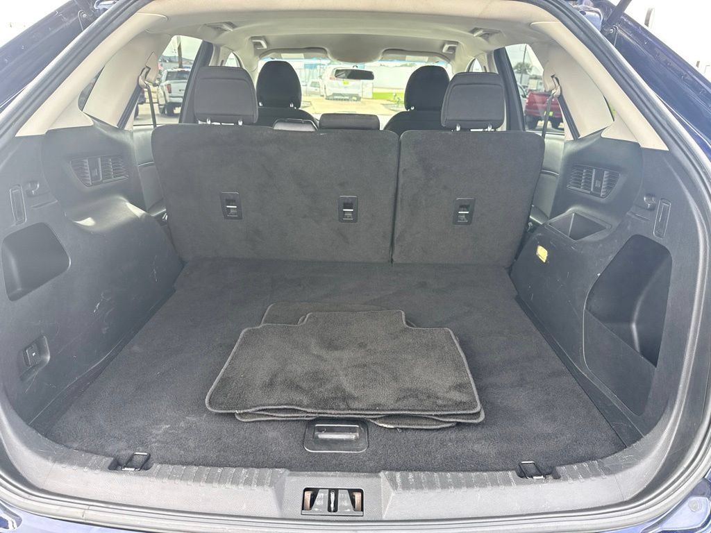 Used 2016 Ford Edge SE AWD/4WD image 30