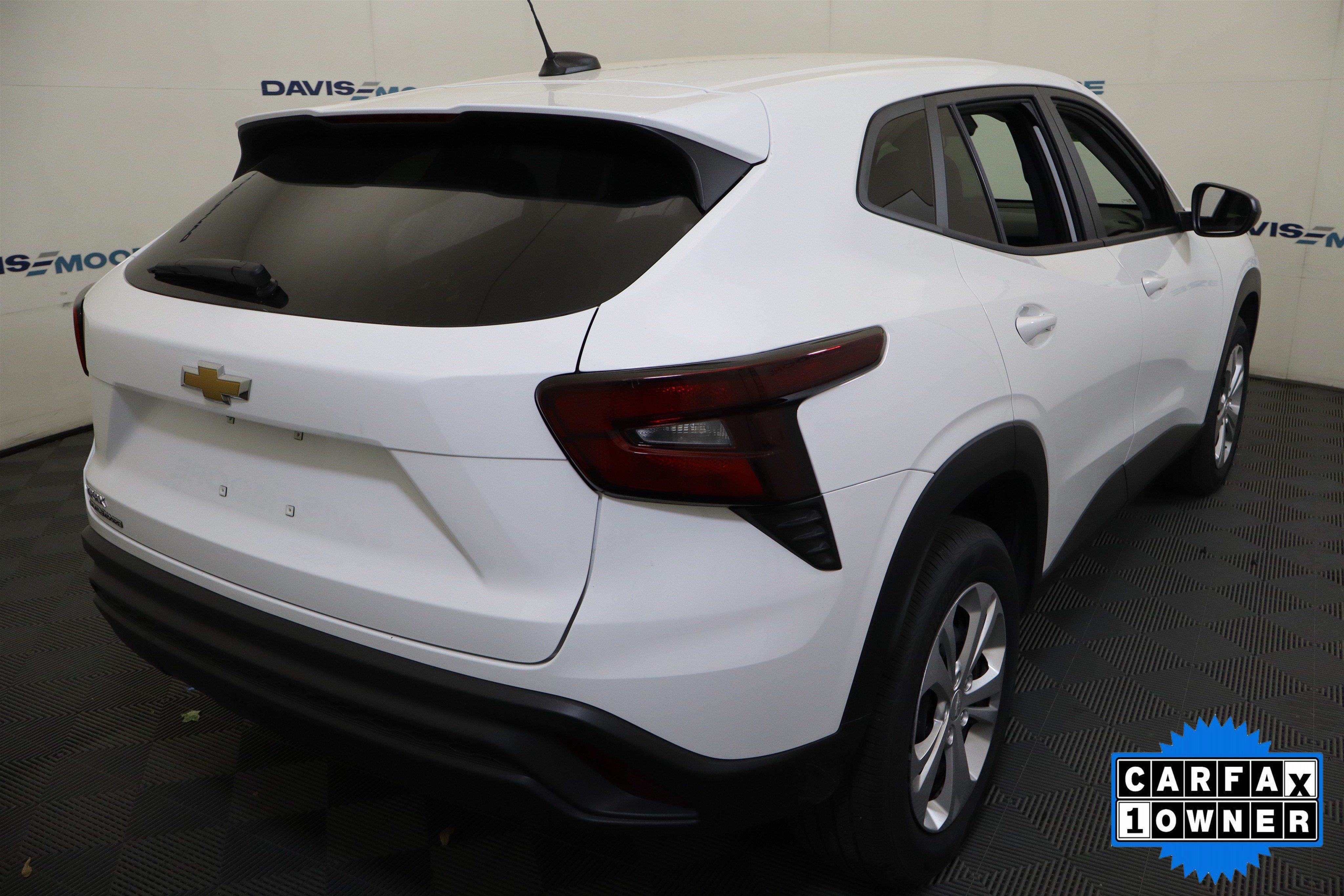 Used 2026 Chevrolet Trax LS FWD image 6