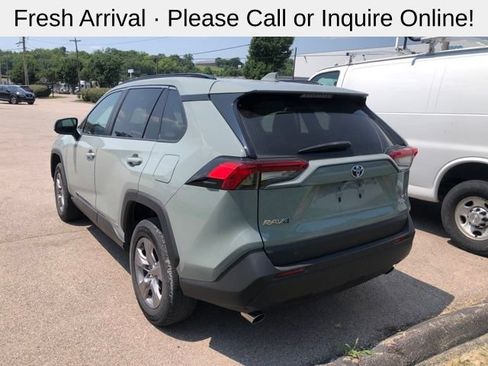 Used 2022 Toyota RAV4 XLE AWD/4WD image 3