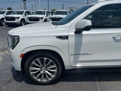 Certified 2023 GMC Yukon Denali w/ Denali Reserve Package AWD/4WD image 8