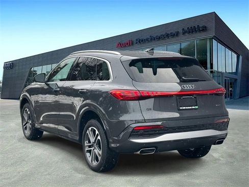Certified 2025 Audi Q5 Premium Plus w/ Premium Plus image 4