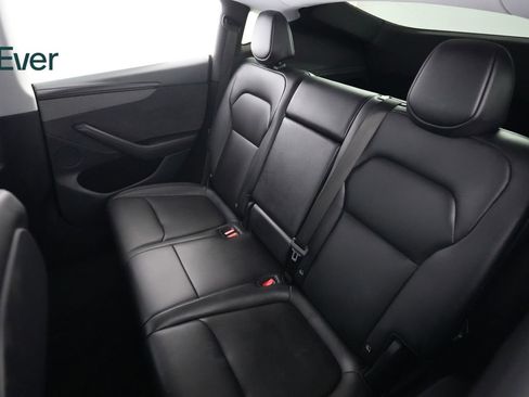 Used 2026 Tesla Model Y Long Range RWD image 24