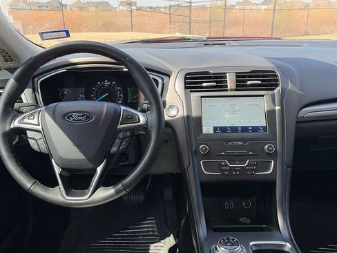 Used 2020 Ford Fusion SE w/ Equipment Group 151A image 13