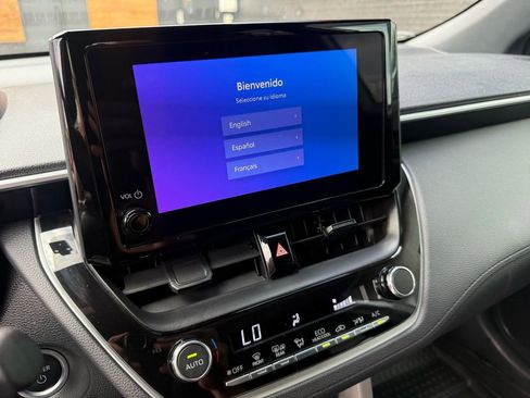 Used 2023 Toyota Corolla Cross SE image 29