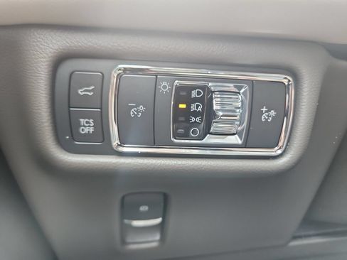 Used 2021 Lincoln Nautilus AWD w/ Equipment Group 101A image 25