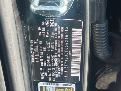 Used 2025 Kia Sportage LX FWD image 23