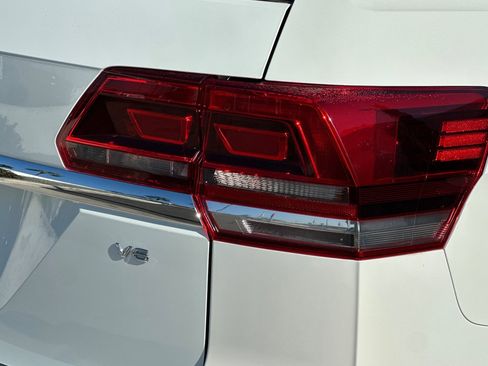 Used 2018 Volkswagen Atlas SE image 28