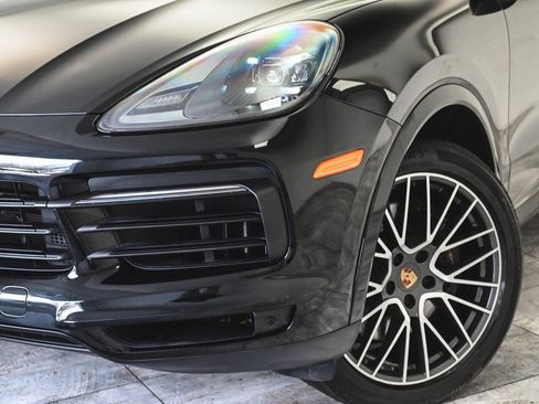 Used 2023 Porsche Cayenne image 40