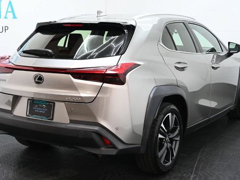 Used 2021 Lexus UX 200 w/ Accessory Package (Z2) FWD image 3