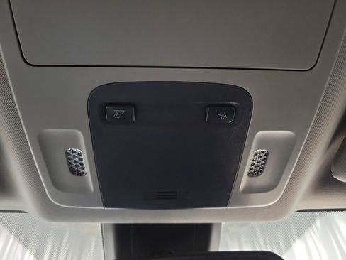 Used 2018 Toyota Camry SE w/ Convenience Package image 19