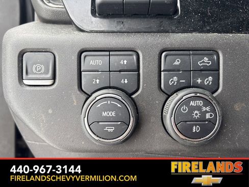 Used 2022 Chevrolet Silverado 1500 ZR2 w/ Technology Package image 12