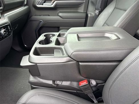 Used 2025 GMC Sierra 1500 SLT image 14