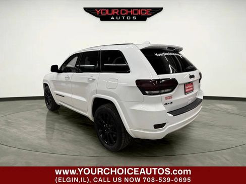 Used 2018 Jeep Grand Cherokee Altitude AWD/4WD image 3