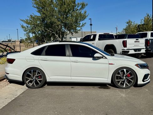 Used 2019 Volkswagen Jetta GLI Autobahn image 2