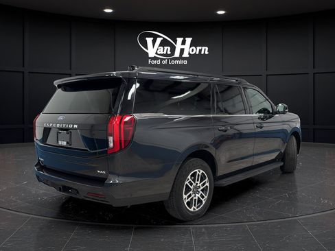 Used 2025 Ford Expedition Max Active AWD/4WD image 7