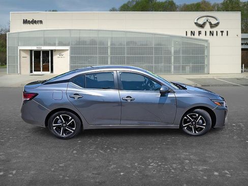 Used 2025 Nissan Sentra SV FWD image 3