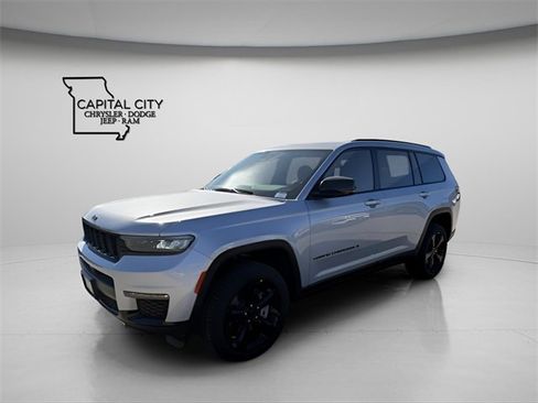 New 2025 Jeep Grand Cherokee L Limited image 5