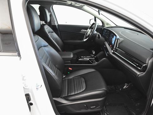 Used 2025 Kia Sportage SX image 36