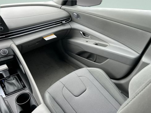 New 2026 Hyundai Elantra SEL Sport Premium FWD image 17