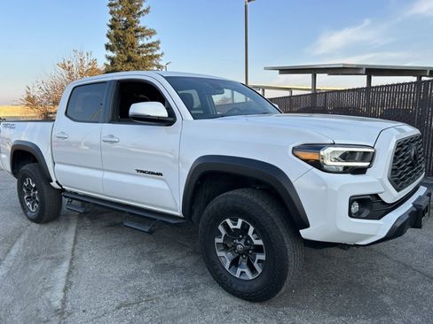 Used 2023 Toyota Tacoma TRD Off-Road image 3
