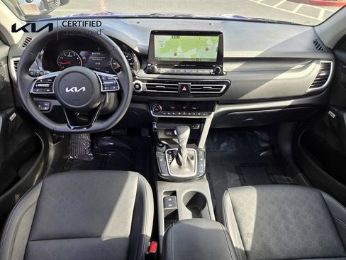Certified 2022 Kia Seltos SX w/ Sunroof Package AWD/4WD image 15
